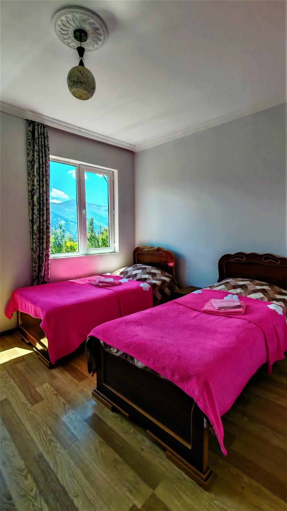 Gujejiani Guest house Mestia Extérieur photo